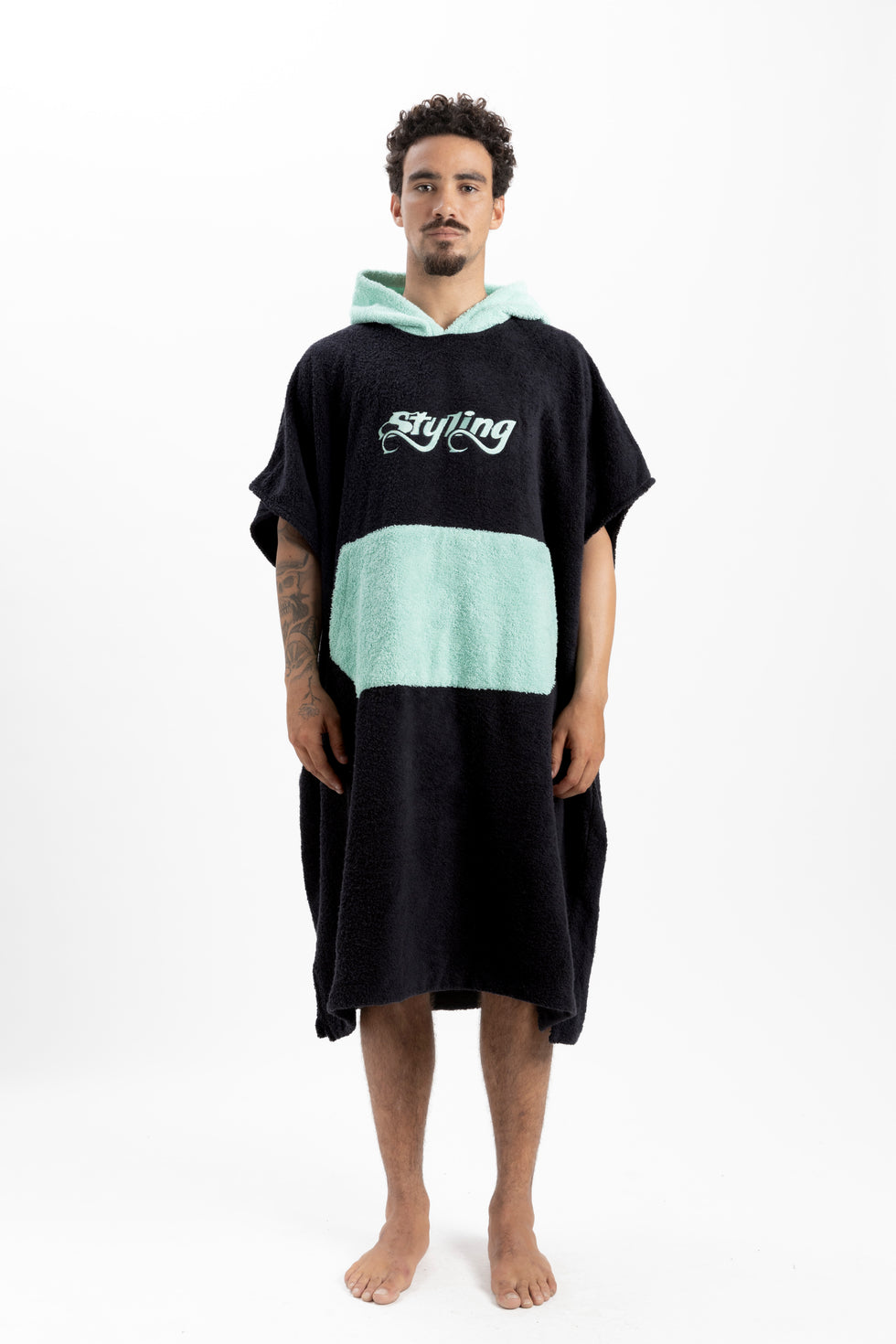 Ponchos Bordado - Negro/verde