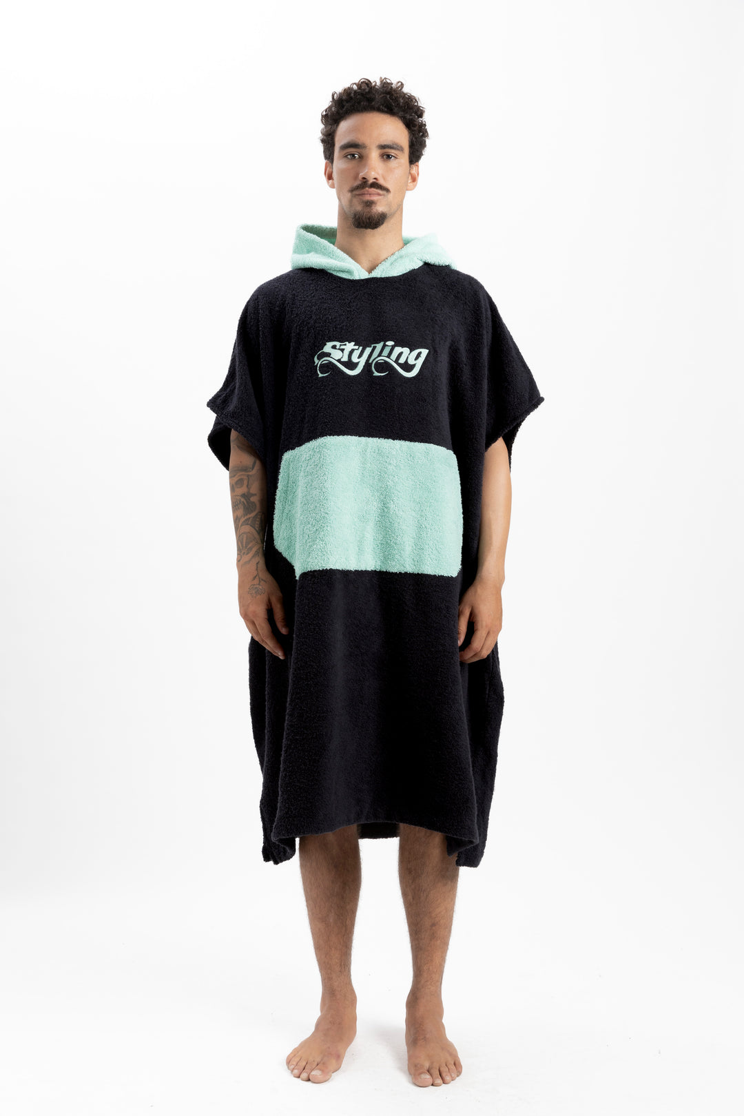 Ponchos Bordado - Negro/verde