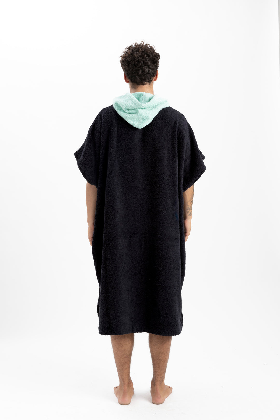 Ponchos Bordado - Negro/verde