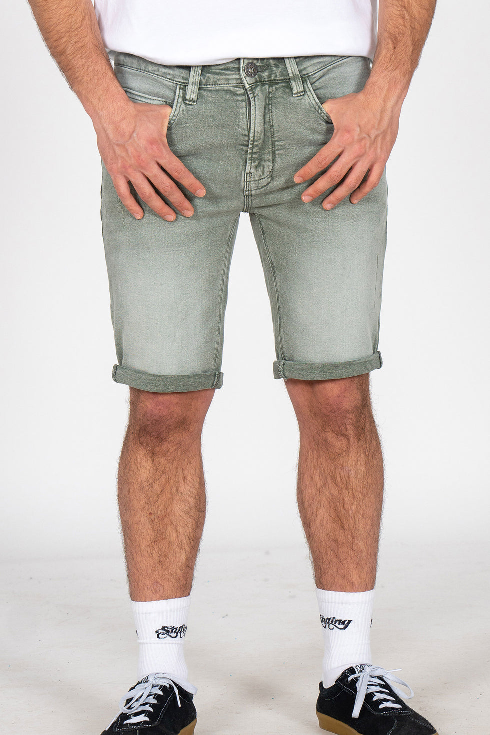 Short Kadem (Grey) - grey loading=