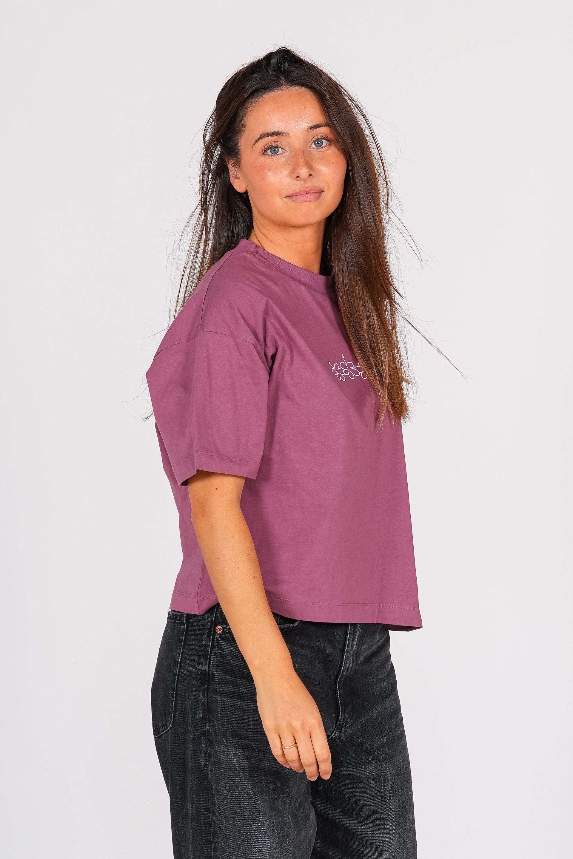 Camiseta Styling Flowers - cabernet