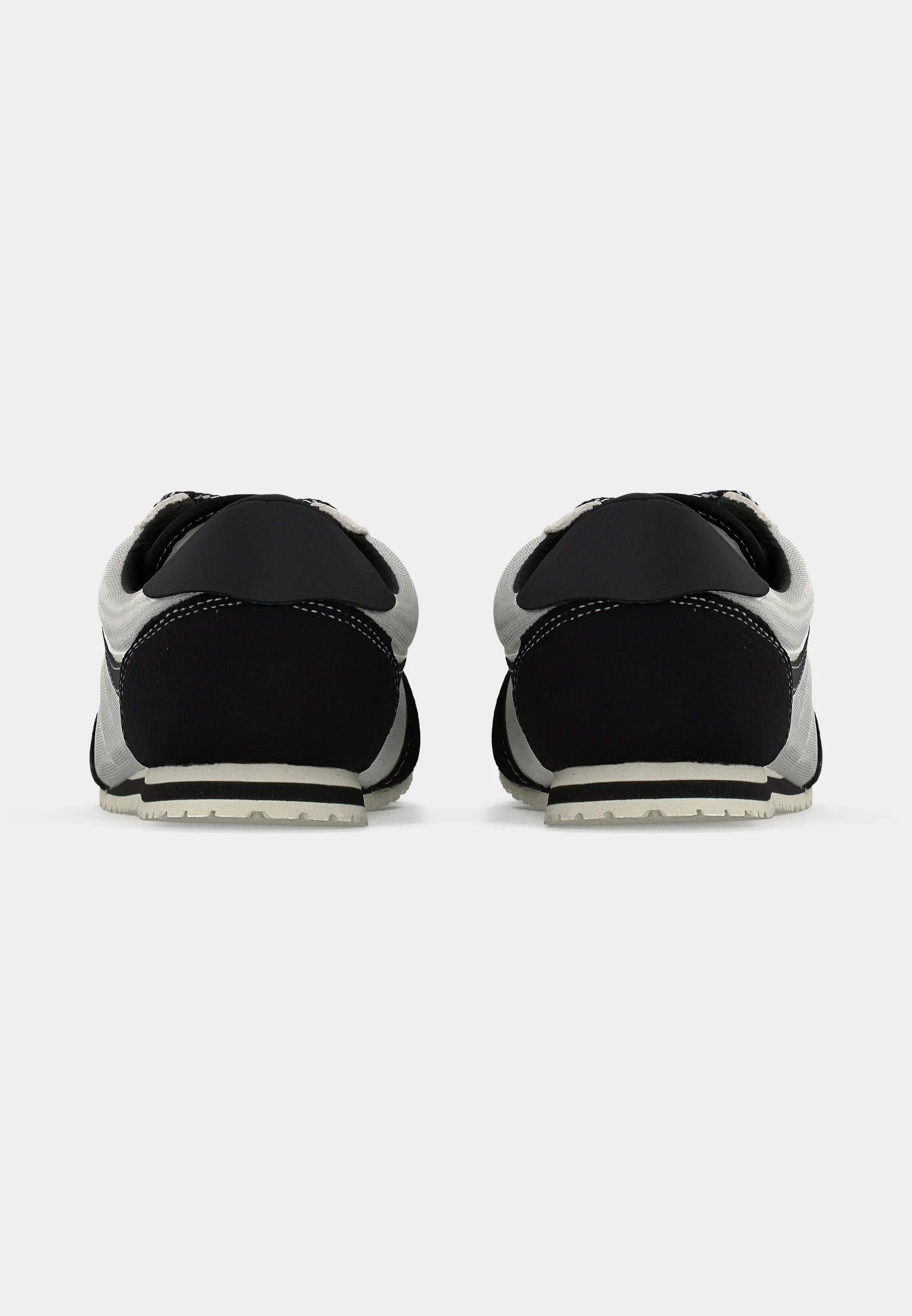 Zapatillas Vans Super Lowpro - Black / Hero