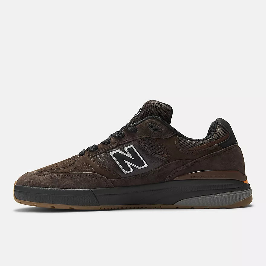 Zapatillas NB Numeric Andrew Reynolds 933 - brown loading=