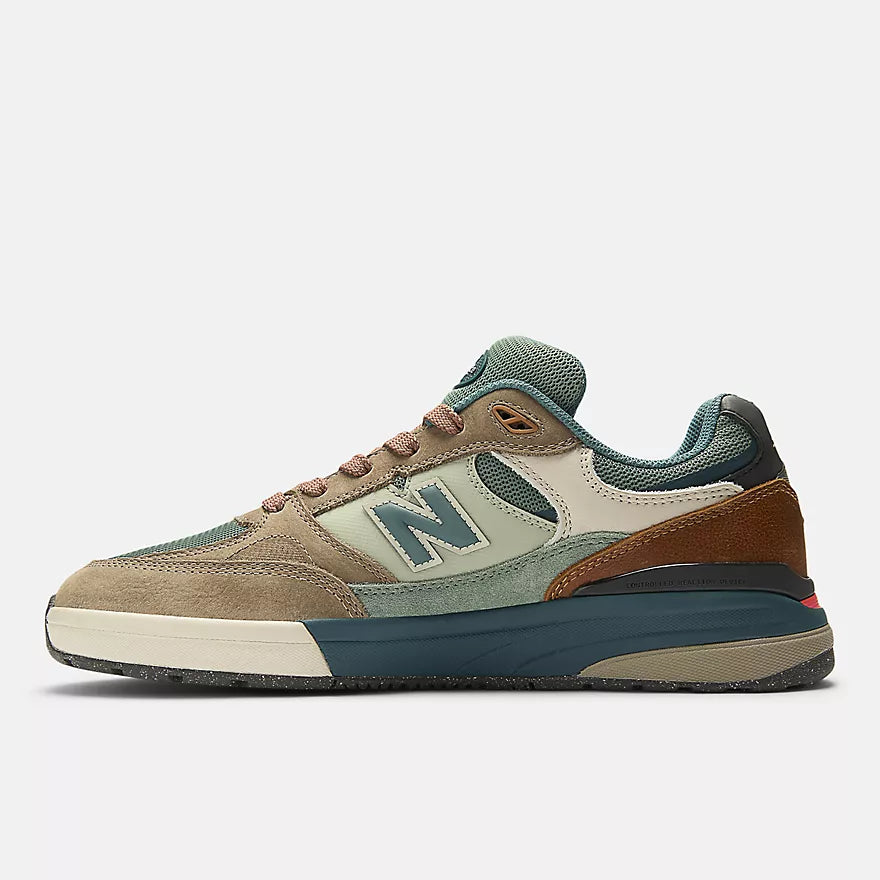 Zapatillas NB Numeric Andrew Reynolds 933 - mushroom loading=